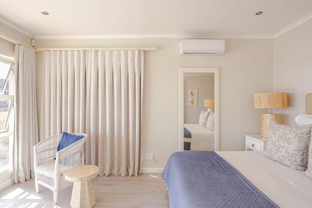 La Petite Baleine Oceanfront Luxury Villa De Kelders Bagian luar foto