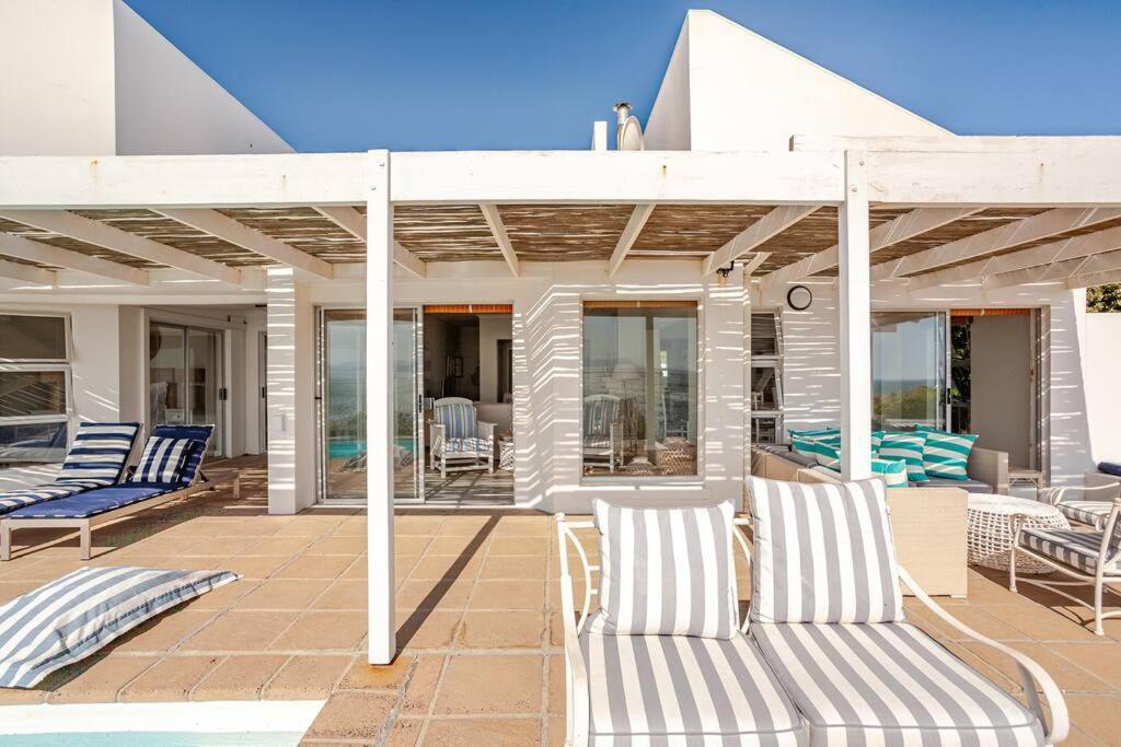 La Petite Baleine Oceanfront Luxury Villa De Kelders Bagian luar foto