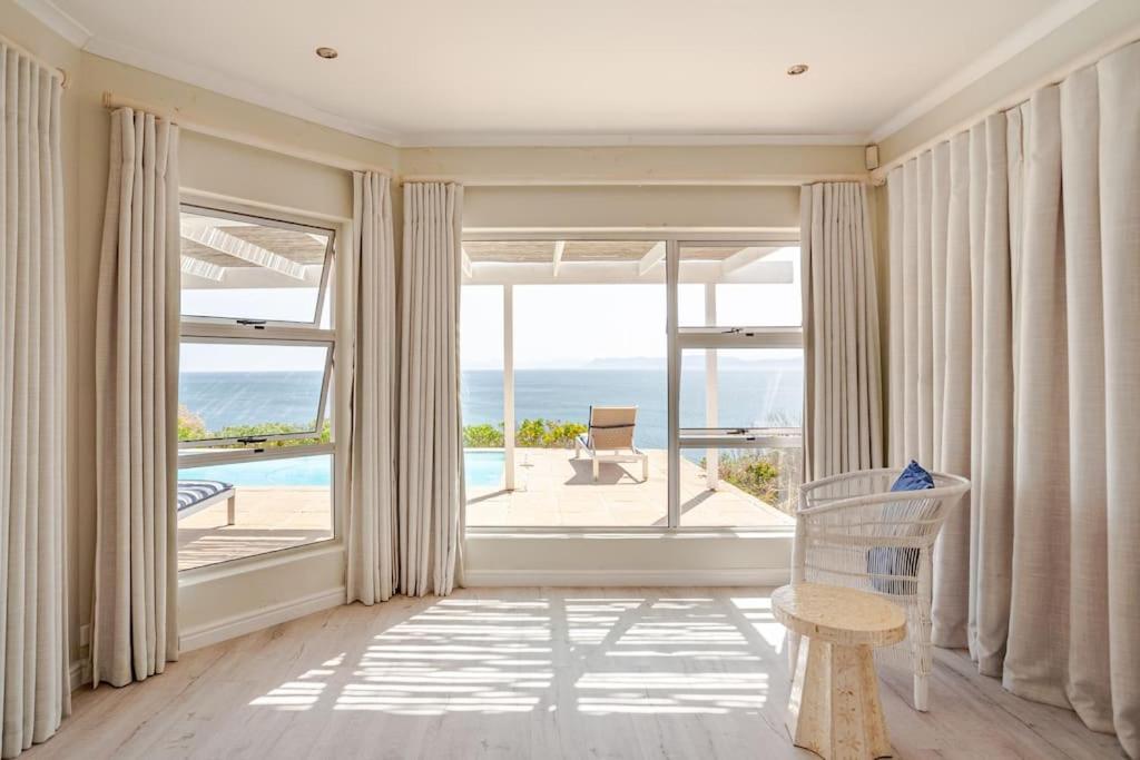 La Petite Baleine Oceanfront Luxury Villa De Kelders Bagian luar foto