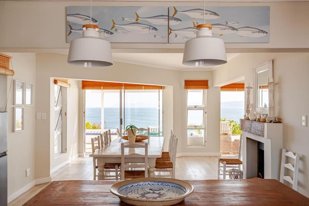 La Petite Baleine Oceanfront Luxury Villa De Kelders Bagian luar foto