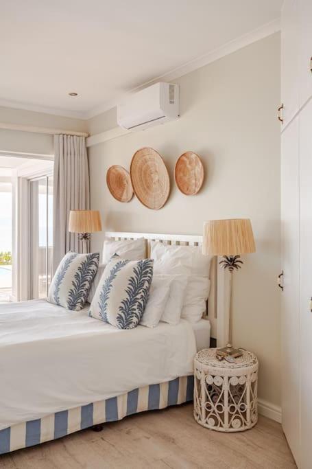 La Petite Baleine Oceanfront Luxury Villa De Kelders Bagian luar foto
