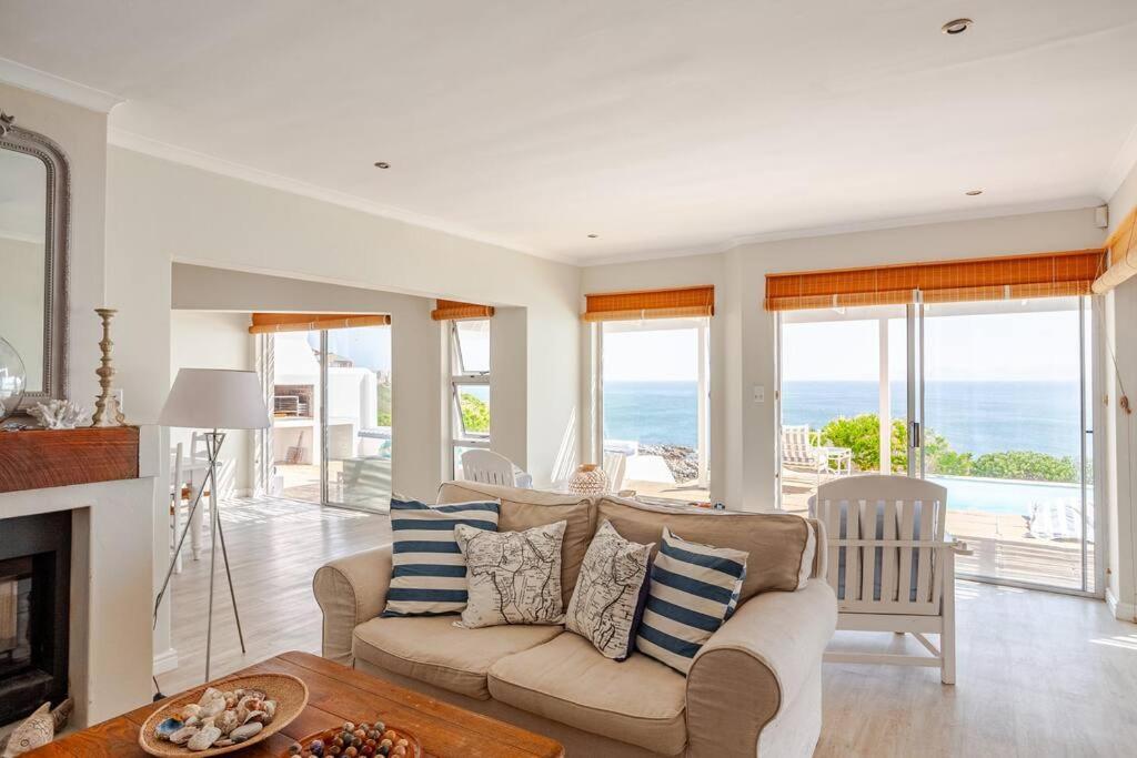 La Petite Baleine Oceanfront Luxury Villa De Kelders Bagian luar foto
