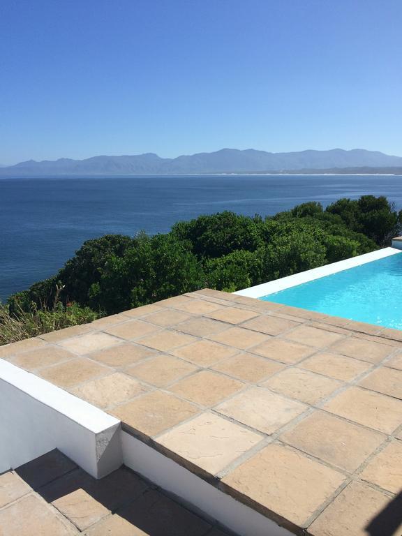 La Petite Baleine Oceanfront Luxury Villa De Kelders Bagian luar foto