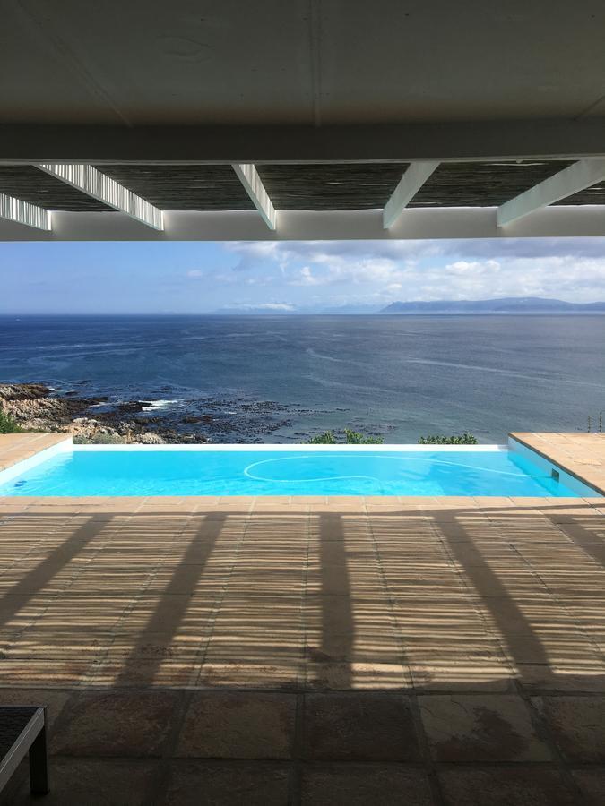 La Petite Baleine Oceanfront Luxury Villa De Kelders Bagian luar foto