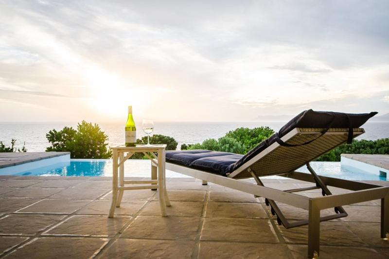 La Petite Baleine Oceanfront Luxury Villa De Kelders Bagian luar foto